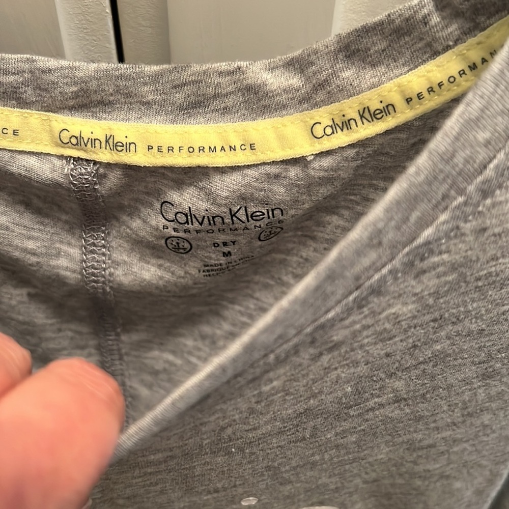 Calvin Klein Performance Tank Size M - Picture 2 of 2